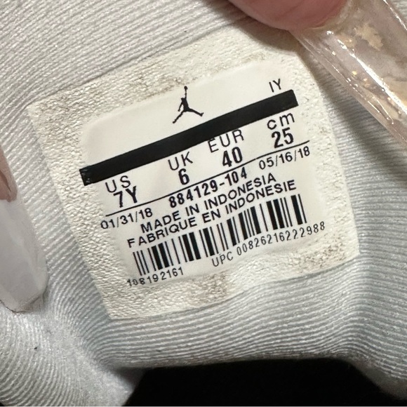 Jordan retro size 7Y - Picture 5 of 12